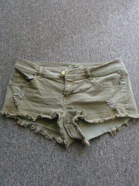 Women's Refuge‎ Green Distressed Zipper fly Cutoff Shorts Size 8  Denim SUMMER